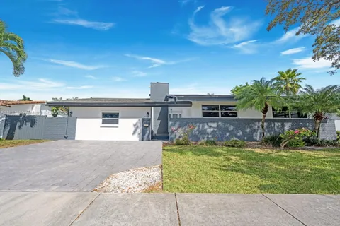 2015 NE 198th Ter # 2015, Miami FL 33179