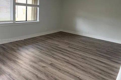 242 Wimbledon Lake Dr # 242, Plantation FL 33324