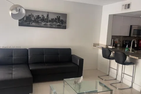 8670 NW 6th Ln # 208, Miami FL 33126
