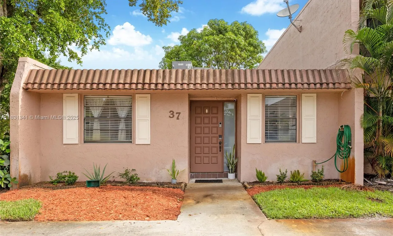 37 Seville Circle # 50, Davie FL 33324