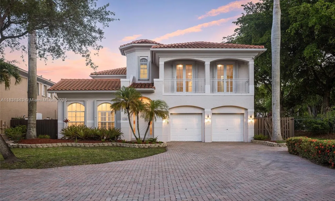11388 NW 68th St, Doral FL 33178