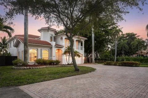 11388 NW 68th St, Doral FL 33178