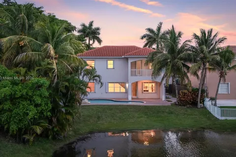 11388 NW 68th St, Doral FL 33178