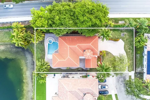 11388 NW 68th St, Doral FL 33178
