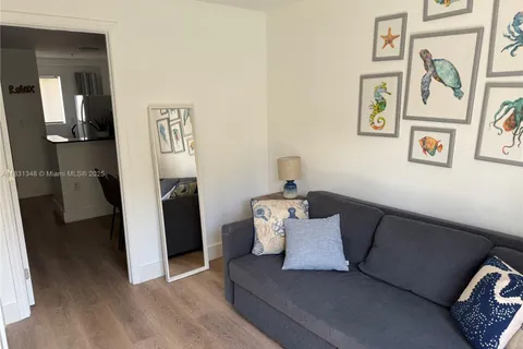 821 SW 2nd St # 3, Miami FL 33130