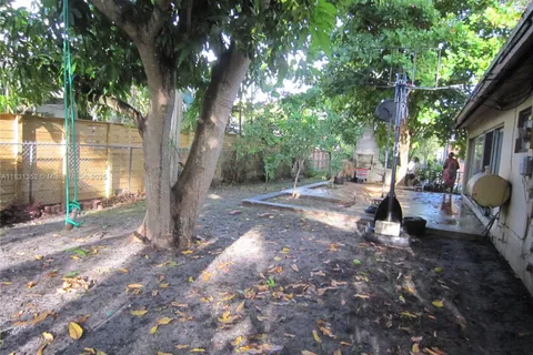1112 NE 110th St, Miami FL 33161