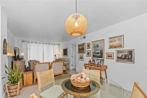 3301 N Country Club Dr # 607, Aventura FL 33180