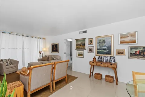 3301 N Country Club Dr # 607, Aventura FL 33180