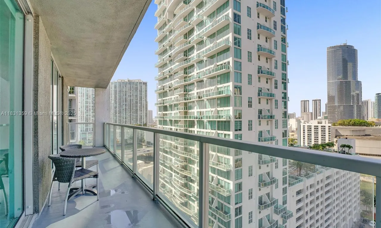 55 SE 6th St # 1801, Miami FL 33131