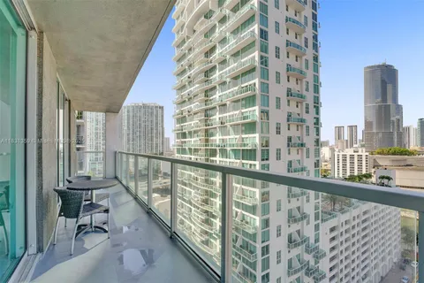 55 SE 6th St # 1801, Miami FL 33131