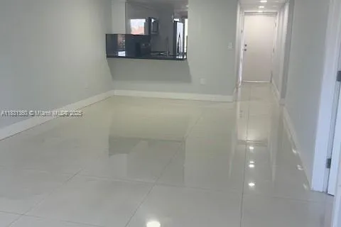 9917 W Okeechobee Rd # 203, Hialeah Gardens FL 33016