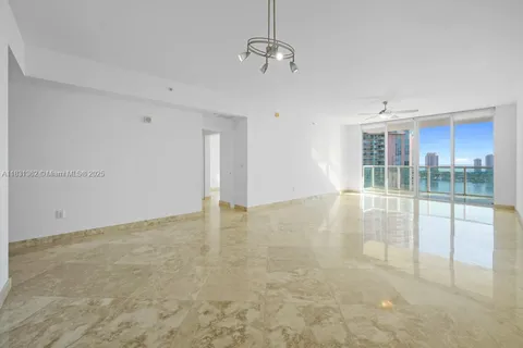 3330 NE 190th St # 1912, Aventura FL 33180
