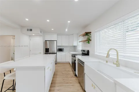 1430 SW 32nd Ct, Fort Lauderdale FL 33315