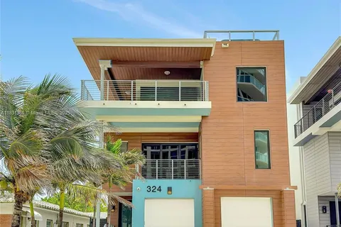 324 Balboa St, Hollywood FL 33019