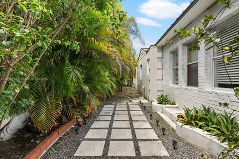 2700 SW 4th Ave, Miami FL 33129