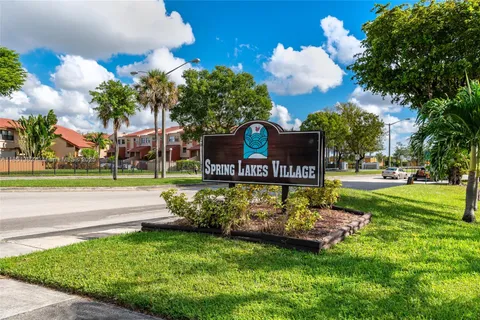 10114 NW 4th Ln # 12, Miami FL 33172