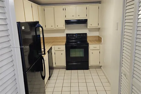 8261 NW 8th St # 135, Miami FL 33126