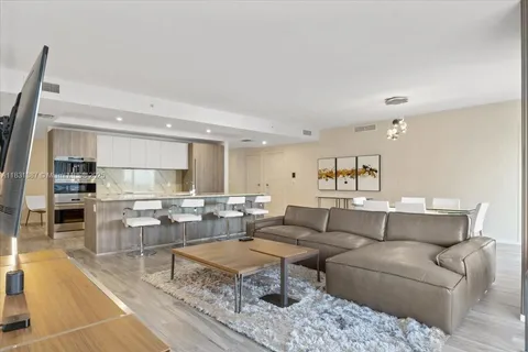 801 S Miami Ave # 4708, Miami FL 33130