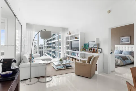 6801 Collins Ave, Miami Beach FL 33141