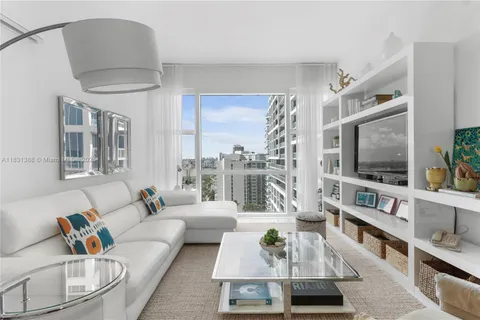 6801 Collins Ave, Miami Beach FL 33141