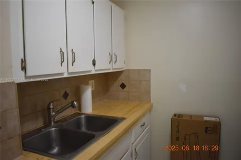 4272 NW 89th Ave # 203, Coral Springs FL 33065