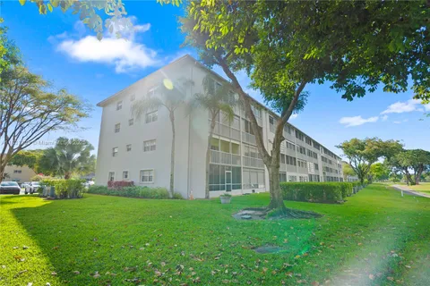 300 SW 134th Way # 413E, Pembroke Pines FL 33027