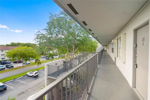 300 SW 134th Way # 413E, Pembroke Pines FL 33027