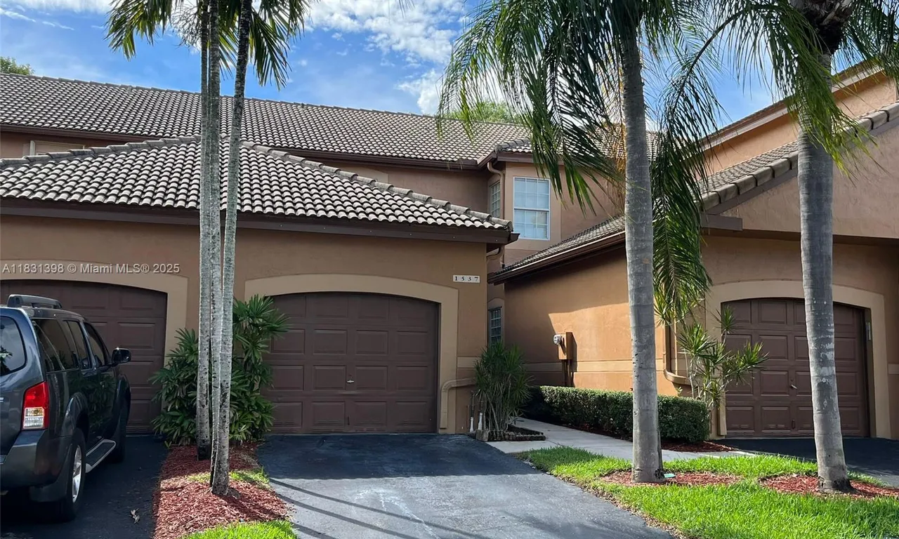 1537 Barcelona Way # 30, Weston FL 33327