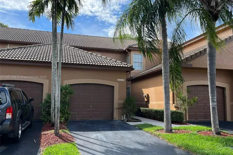 1537 Barcelona Way # 30, Weston FL 33327