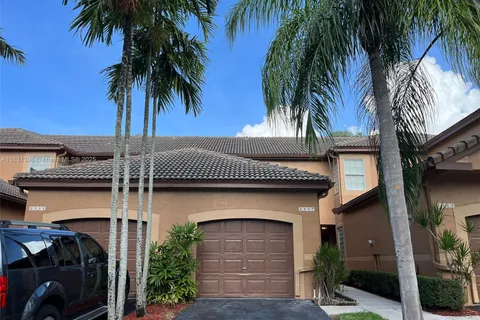 1537 Barcelona Way # 30, Weston FL 33327