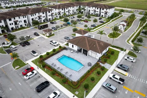 15600 SW 136th St # 106, Miami FL 33196