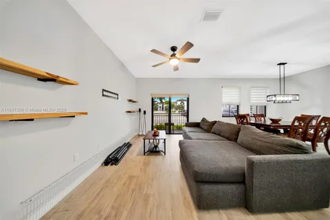 15600 SW 136th St # 106, Miami FL 33196