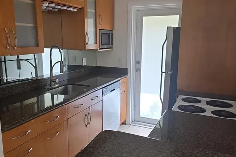 2243 Van Buren St # 4, Hollywood FL 33020