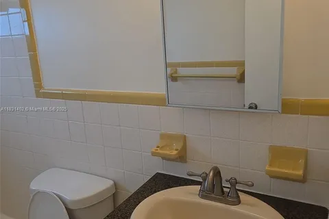 2243 Van Buren St # 4, Hollywood FL 33020