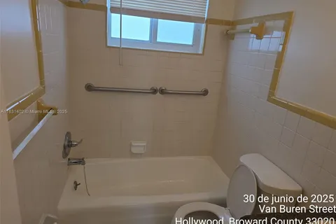 2243 Van Buren St # 4, Hollywood FL 33020