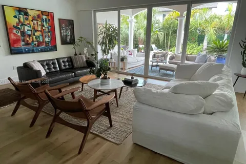 678 Woodcrest Rd, Key Biscayne FL 33149