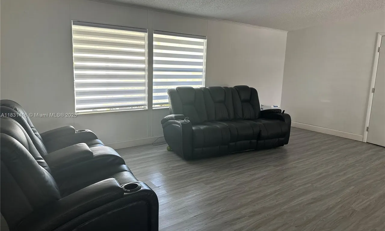 19800 SW 180 st, Miami FL 33187