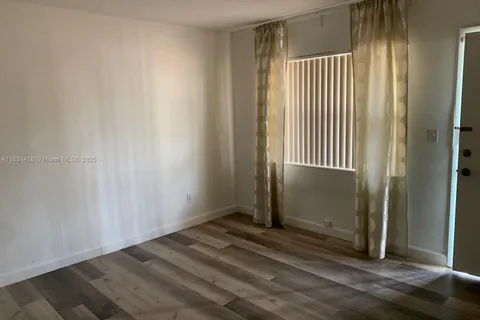 7505 SW 82nd St # 102, Miami FL 33143