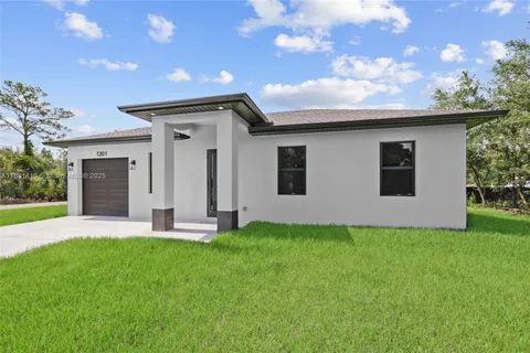 1201 7th, Lehigh Acres FL 3397227-44