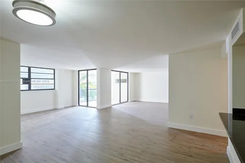 5845 Collins Ave # 304, Miami Beach FL 33140