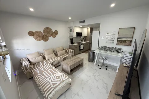 944 Jefferson Ave # 15, Miami Beach FL 33139