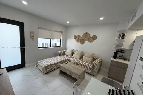 944 Jefferson Ave # 15, Miami Beach FL 33139