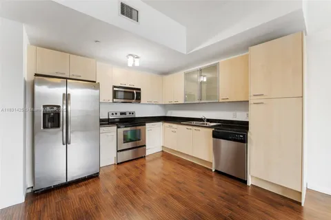 1350 NW 8th Ct # 5, Miami FL 33136