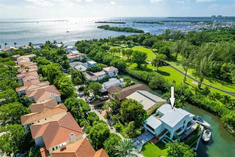 3520 Rockerman Rd, Miami FL 33133