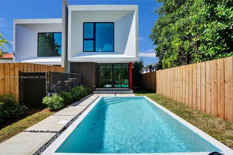 3645 SW 1st Ave, Miami FL 33145