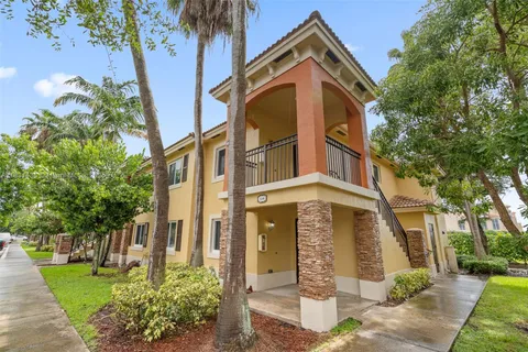 980 NE 33rd Ter # 104, Homestead FL 33033