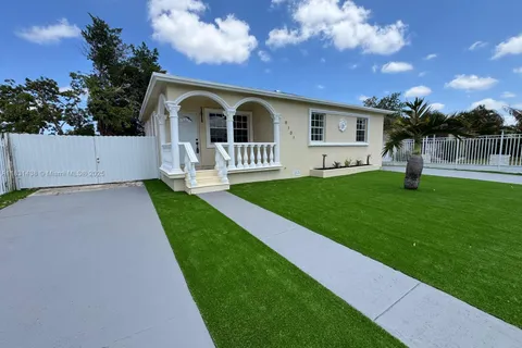 9101 NW 35th Ct, Miami FL 33147