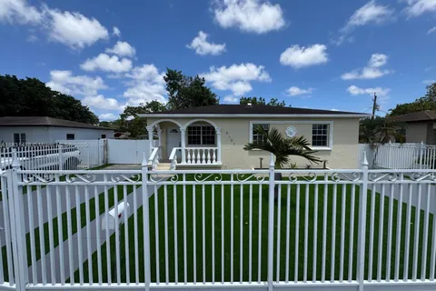 9101 NW 35th Ct, Miami FL 33147