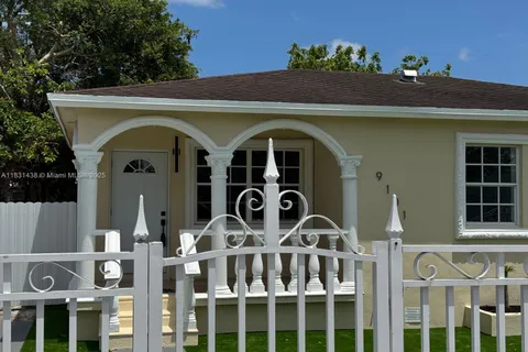 9101 NW 35th Ct, Miami FL 33147