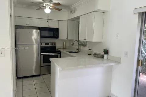 2450 Lincoln St # 7, Hollywood FL 33020